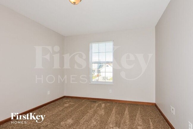 Building Photo - 2 Sassafras Parc Ct