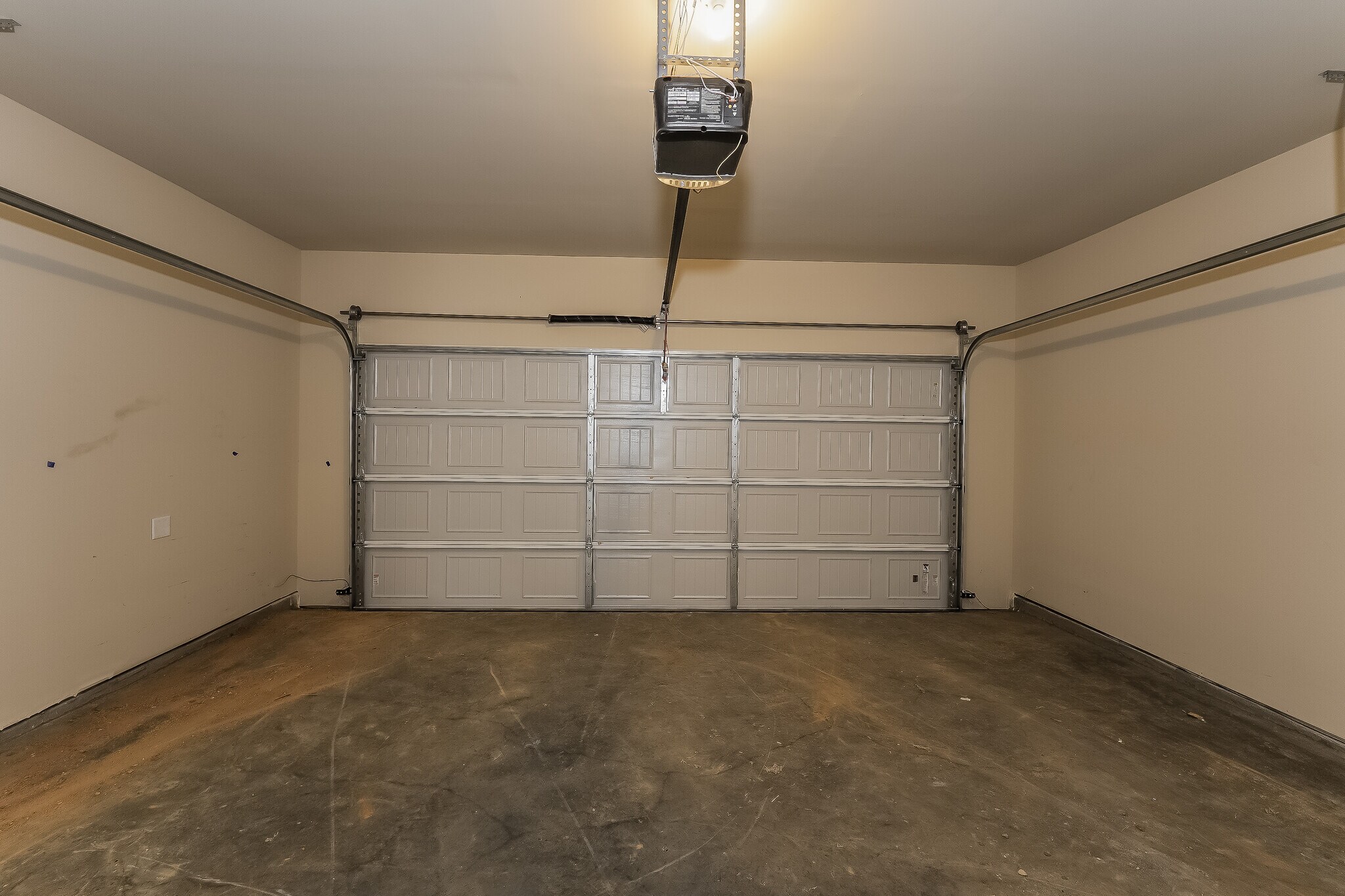 Building Photo - 504 Clover Cir