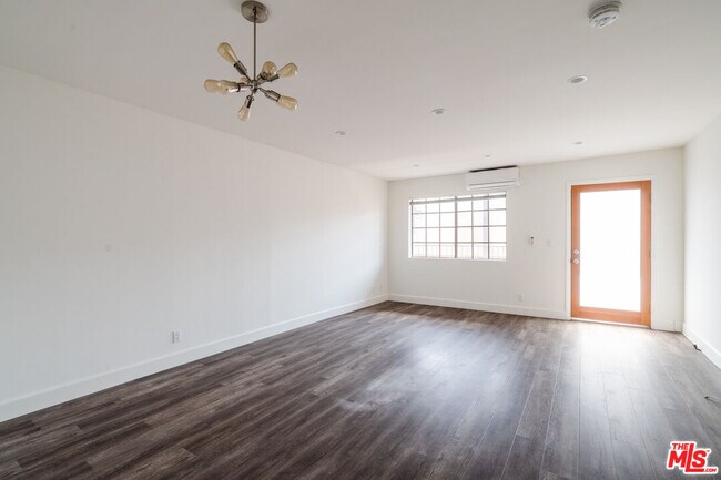 Building Photo - 246 N Coronado St