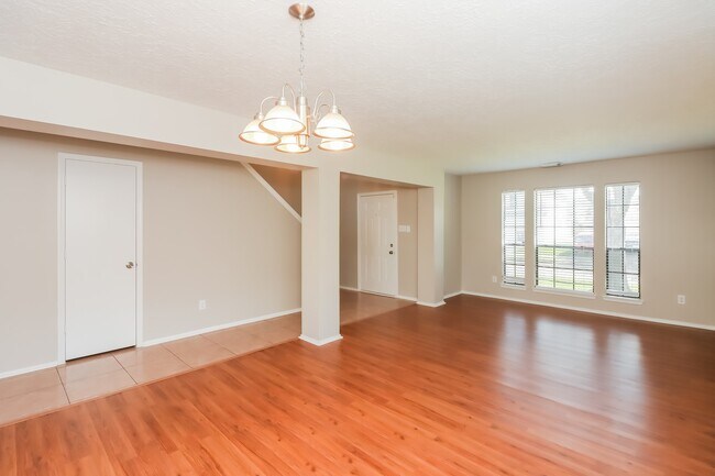 Building Photo - 16322 Lynn Crest Ct