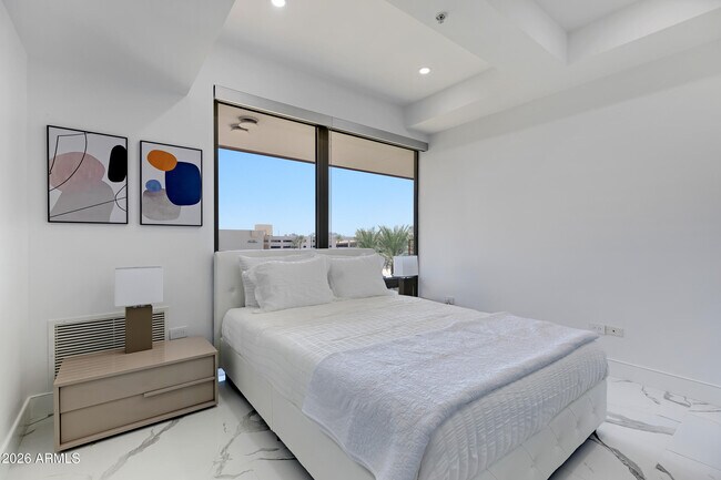 Building Photo - 7157 E Rancho Vista Dr