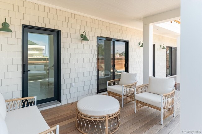 Building Photo - 319 Wilmot Rd