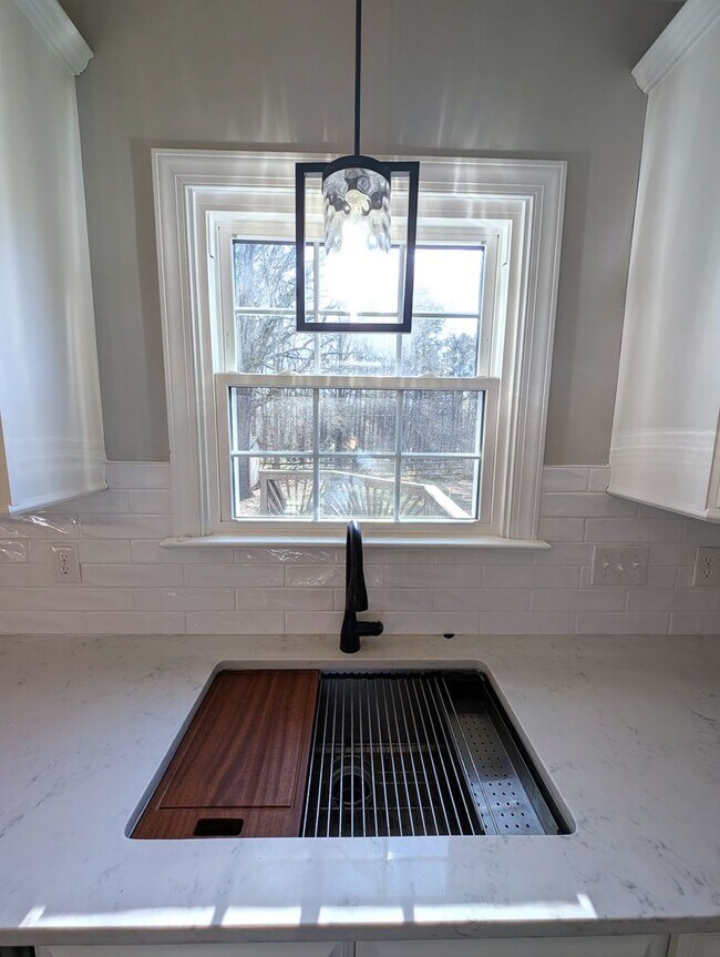 Building Photo - Luxury 4 Bedroom Home!  Waxhaw! Rea Road!