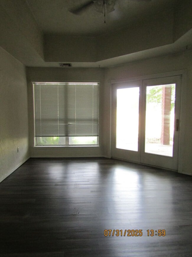 Building Photo - 503 NW Fairway Villa Dr