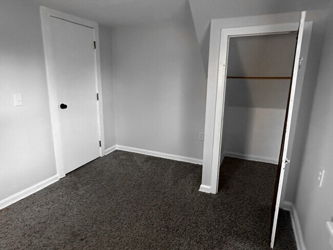 Building Photo - 222 W Union St