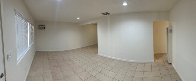 Building Photo - 3 Bedroom / 2 Bathroom Single Story Home in San Jacinto