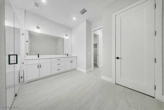 Building Photo - 1123 NW 40th Pl