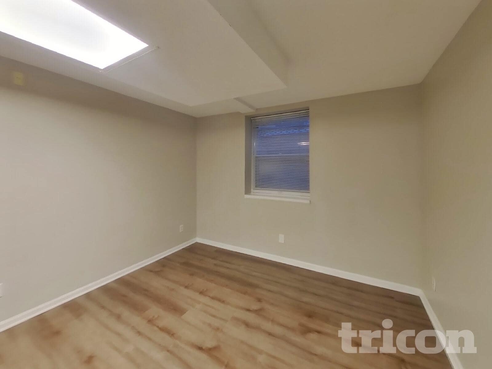 Building Photo - 820 Shenandoah Ln N