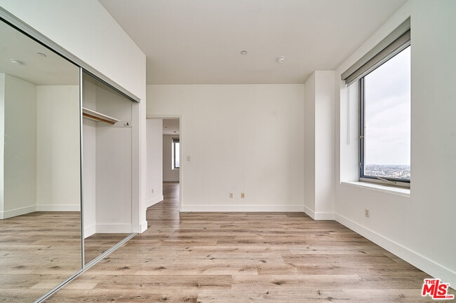 Building Photo - 3810 Wilshire Blvd