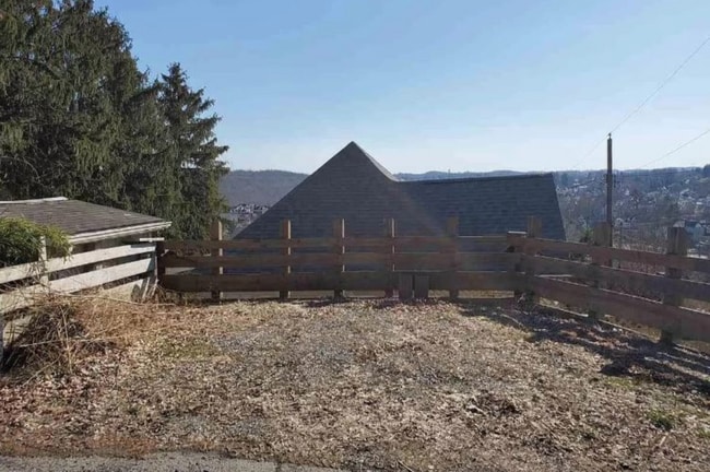 Building Photo - 1111 Green St