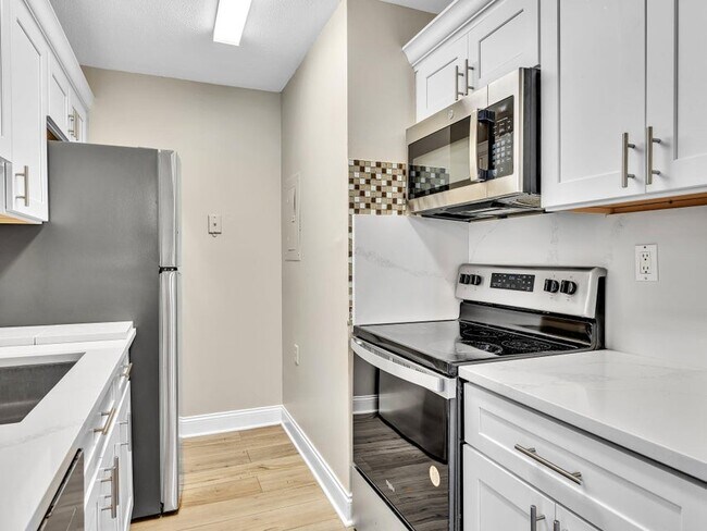 Building Photo - 1163 Lake Terry Dr