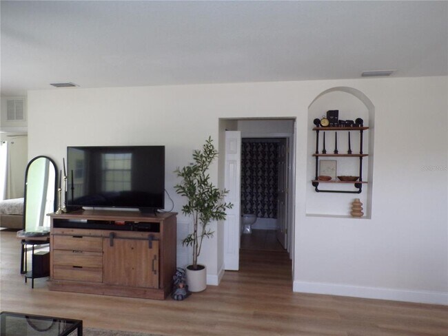 Building Photo - 2160 Heron Lake Dr