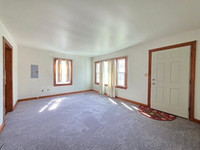 Building Photo - 1017 Tyler Ave