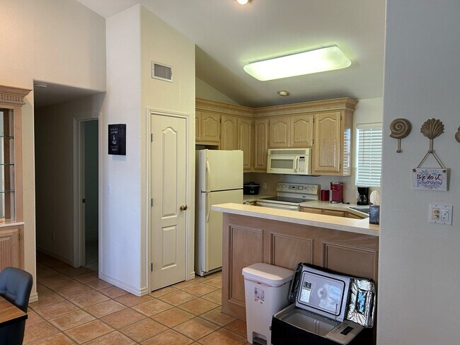 Building Photo - 415 Sun Dial Cir