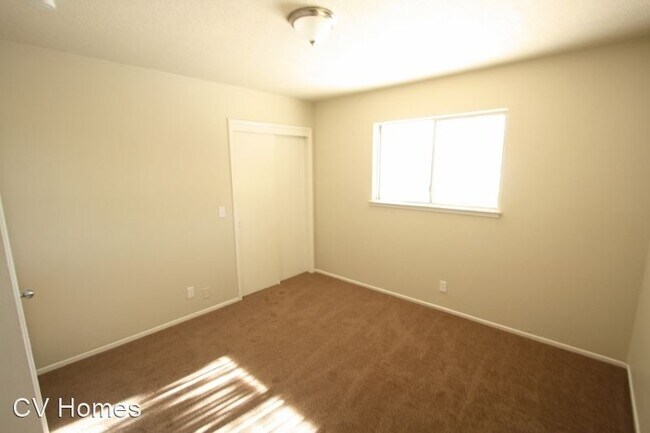 Building Photo - 3 br, 2 bath House - 4733 E. Orleans Ave.