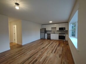 Building Photo - 394 Union Ave