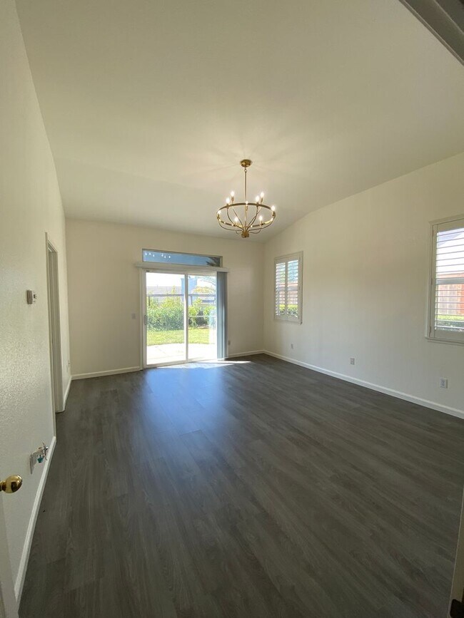 Building Photo - Castlerock Gated Community off Hilborn! Be...