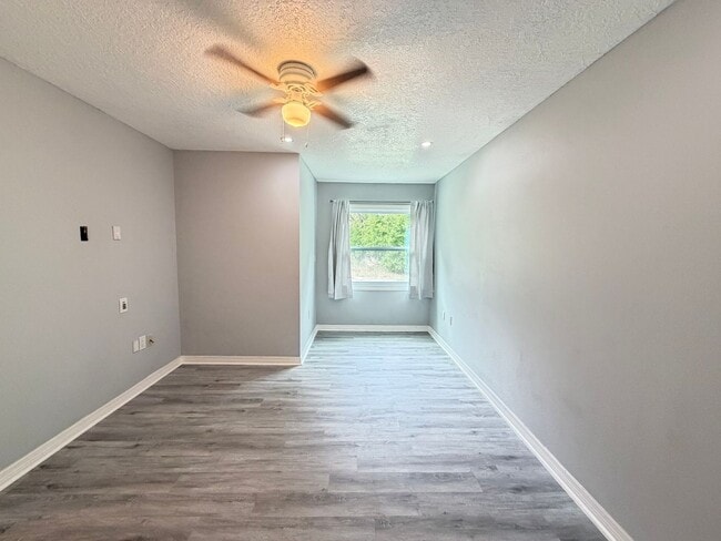 Building Photo - The perfect home waiting for you!