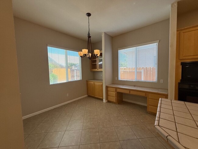 Building Photo - 4-bedroom single story in Sylvan School District!