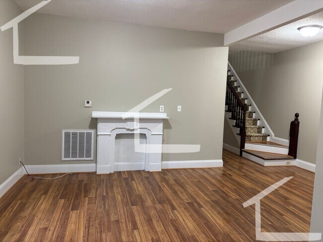 Building Photo - Fabulous 7-Bed/3-Bath in Allston; Great Value for 9/1!