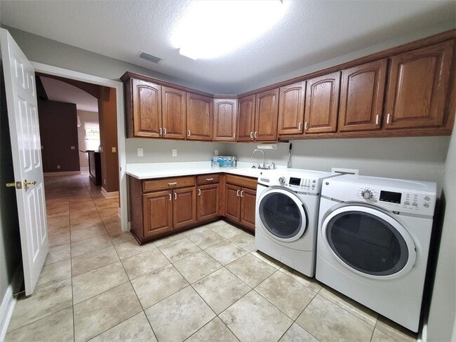 Building Photo - 1501 Limona Rd