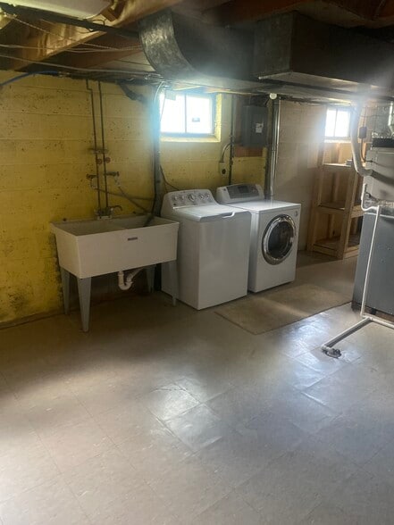 new washer and dryer - 531 Atlantic St