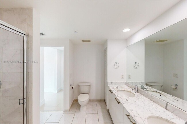 Building Photo - 951 Brickell Ave