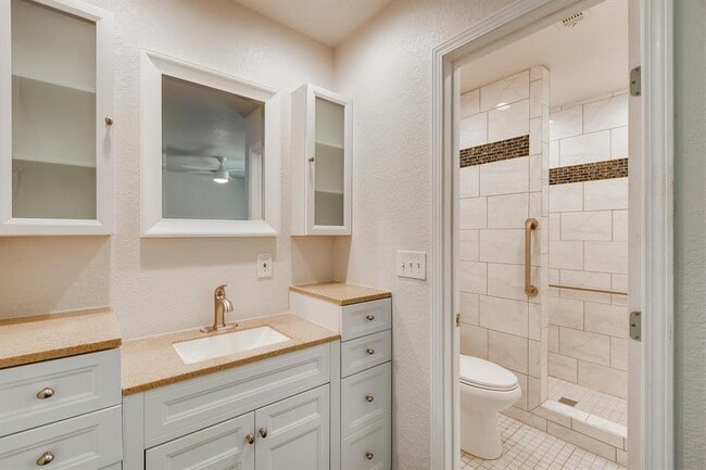 Building Photo - 7606 Scenic Brook Dr