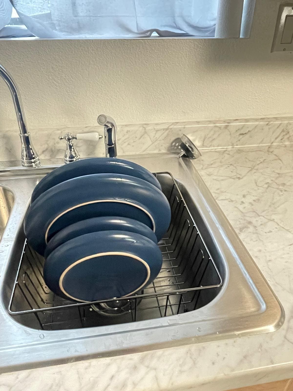 Building Photo - 7001 Sherwood Ave