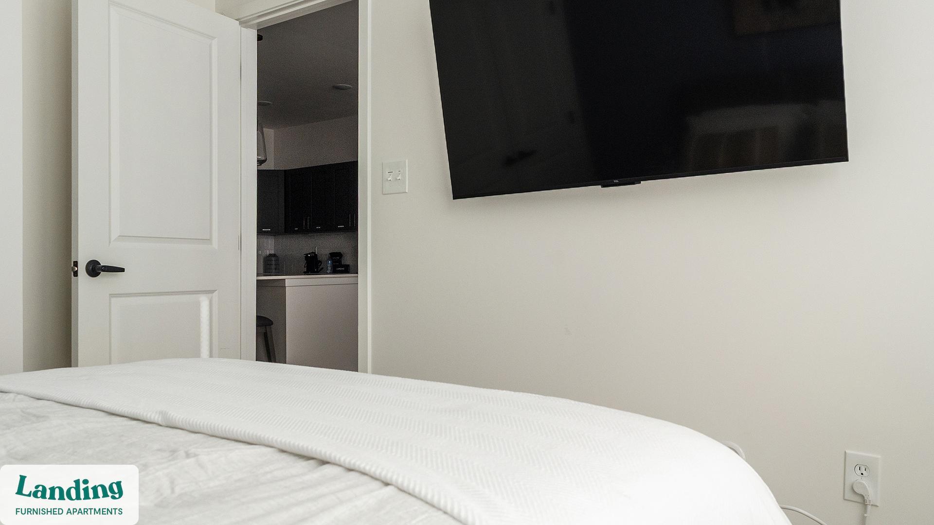 Building Photo - 650 N Main St