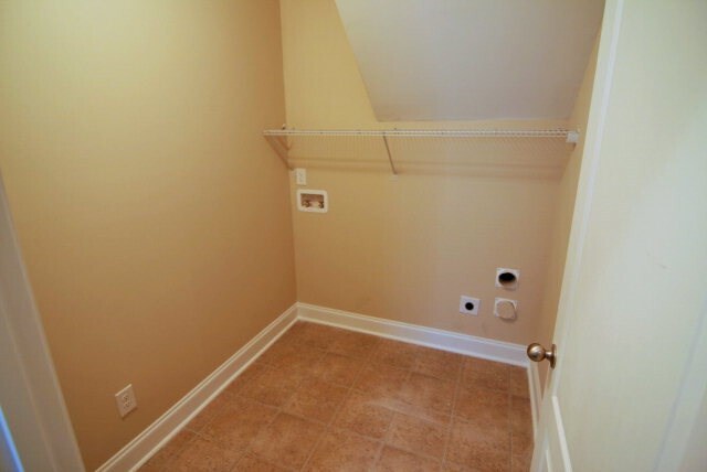Building Photo - 833 Erika Ln