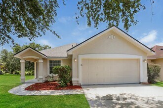 Building Photo - 12048 Coachman Lakes Way