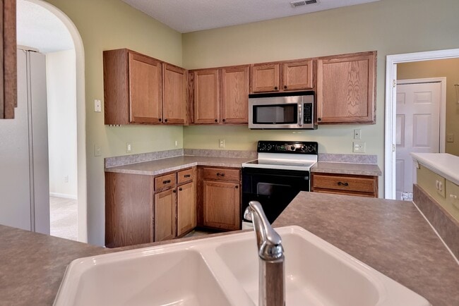 Building Photo - 164 Old Field Rd