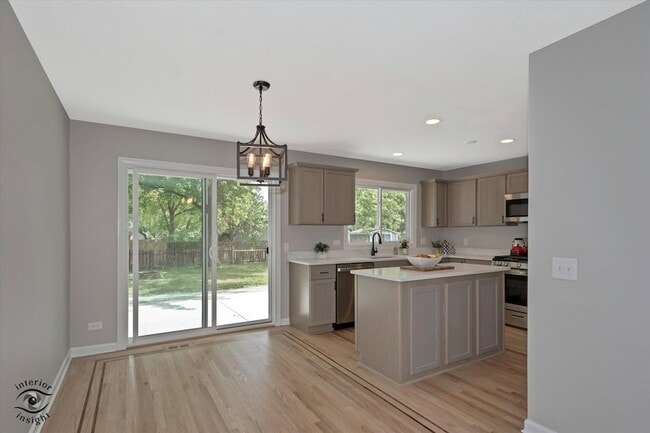 Building Photo - 30W181 Foxboro Ct