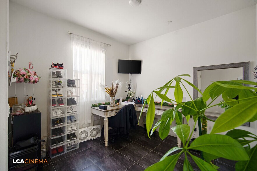 Building Photo - 5805 Commonwealth Ave