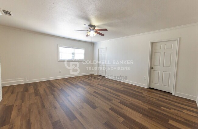 Building Photo - 6102 21st St