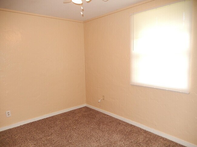 Building Photo - 1518 Pepper Dr