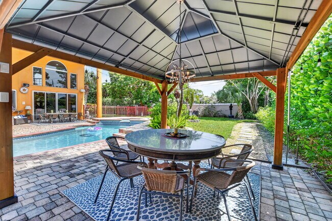 Building Photo - 23201 Boca Club Colony Cir