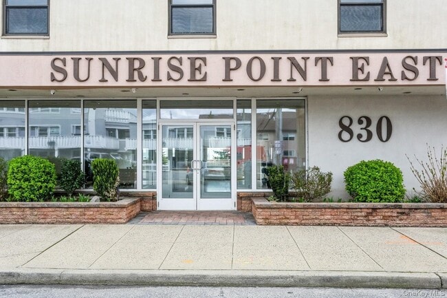 Building Photo - 830 Shore 2A