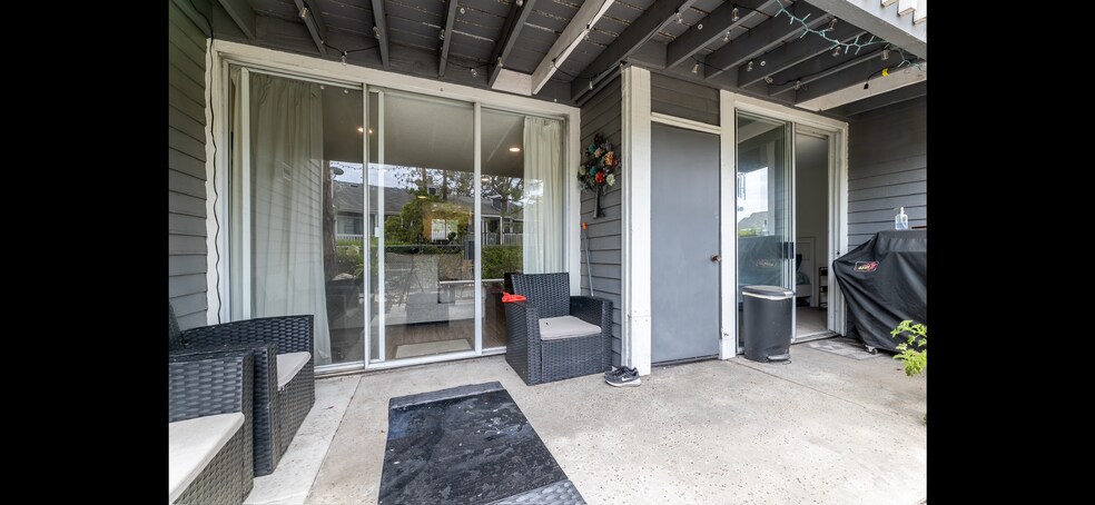 Building Photo - 25335 Pine Creek Ln