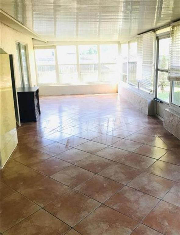 Building Photo - 10327 Oleander Dr