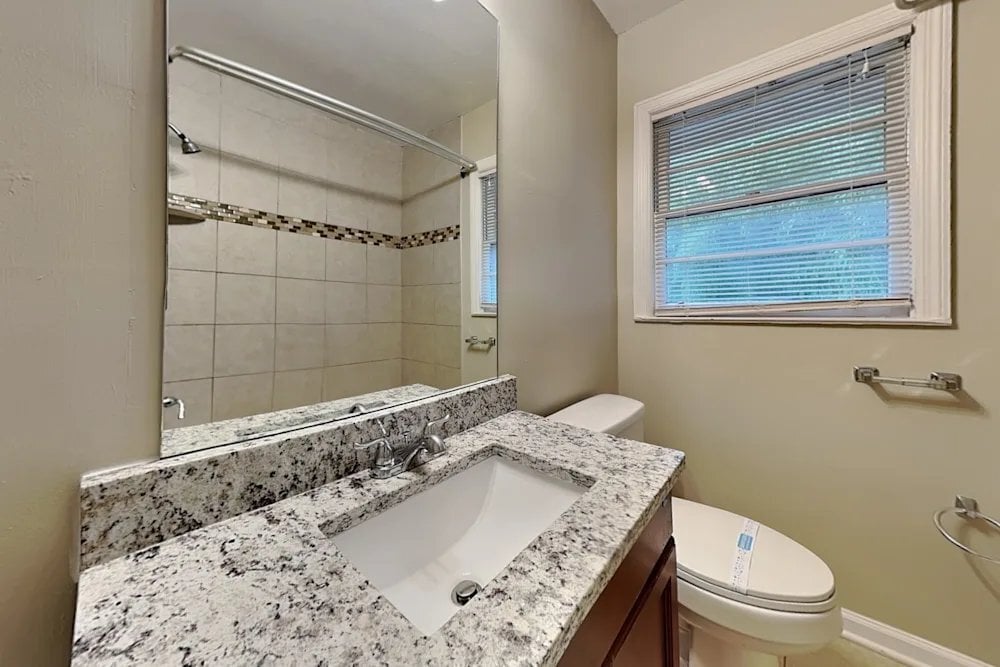 Building Photo - 2751 Flagstone Dr SE