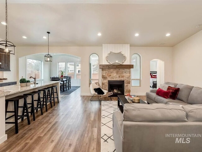 Building Photo - 6631 S Kirra Way