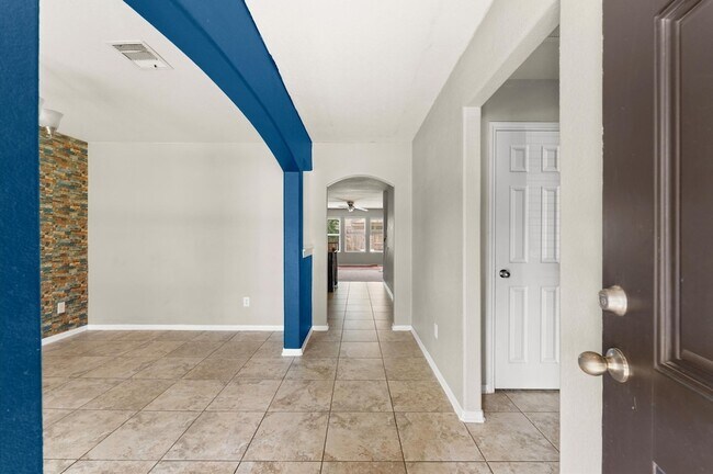 Building Photo - 3327 Upland Spring Trace