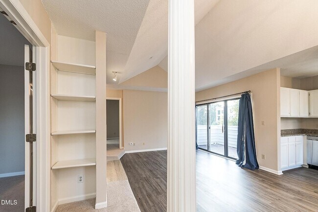 Building Photo - 1021 Brighthurst Dr