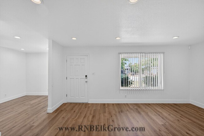 Building Photo - 6844 Sandrock Way