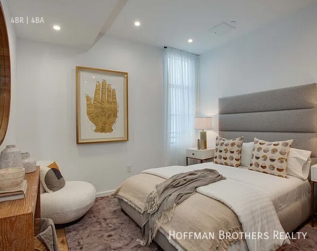 Building Photo - 1254 N Las Palmas Ave