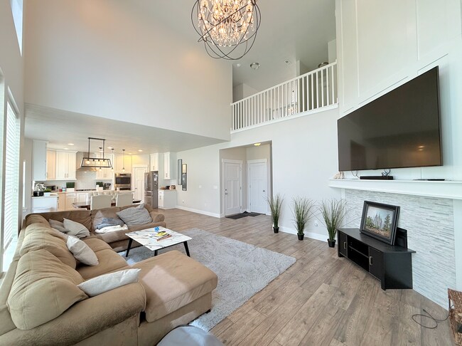 Building Photo - VERY Spacious house in Vineyard!
