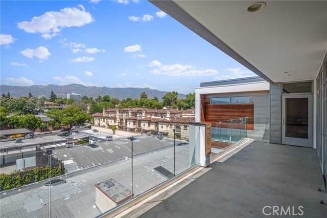 Building Photo - 482 S Arroyo Pkwy