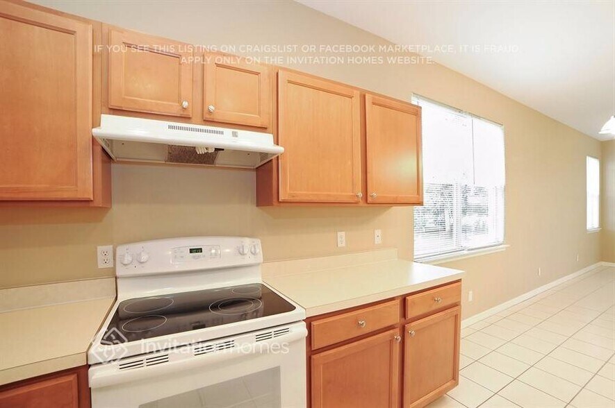 Building Photo - 5015 Lakehurst Ct